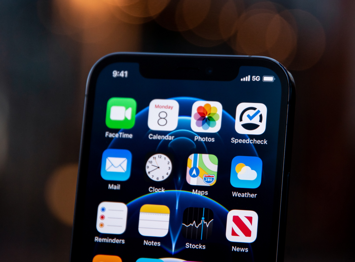 南宁苹果手机维修分享为什么 iPhone 12 在冬季会自动关机 