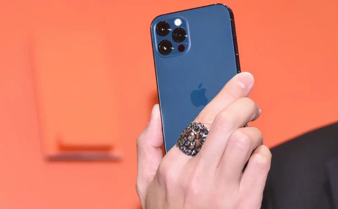 南宁苹果手机维修分享iPhone12系列重启方法教程 